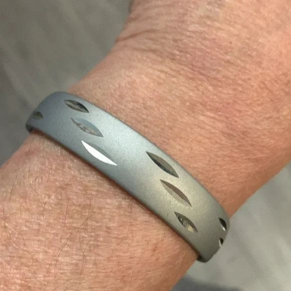 Pretty bangle - Picture 4 of 6